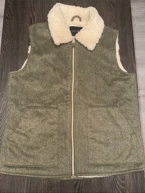Sanctuary Olive Sherpa-Lined Zip Vest with Cream Collar